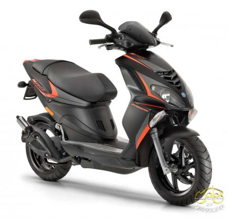 Piaggio NRG Power DD 50 fekete robogó