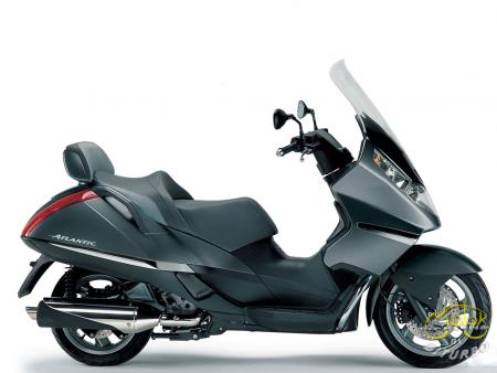 Aprilia Atlantic 500 robogó