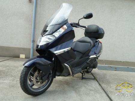 Aprilia Atlantic 500 robogó bal eleje Aprilia Atlantic 500 robogó bal eleje