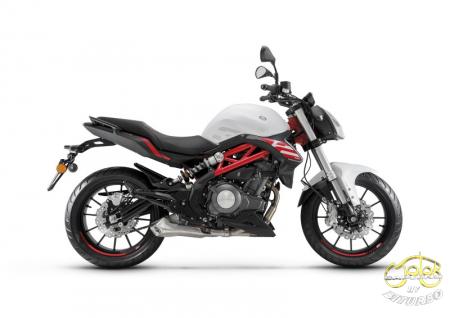 Benelli 302S sportmotor 8