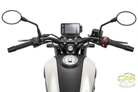 Benelli Leoncino 250 kormány