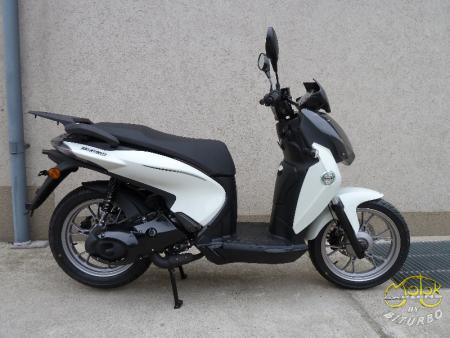 Benelli Macis 125 robogó 3