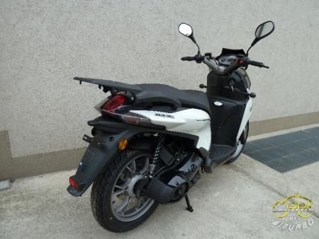 Benelli Macis 125 robogó 4