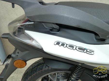 Benelli Macis 125 robogó 5