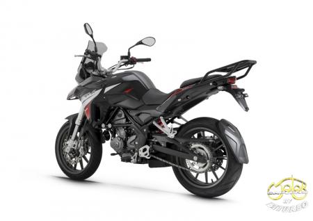 Benelli TRK 251 túramotor 3