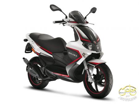 Gilera Runner 50 robogó fehér-fekete