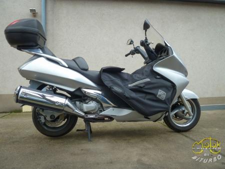Honda FJS 600 Silver Wing maxirobogó jobb oldal