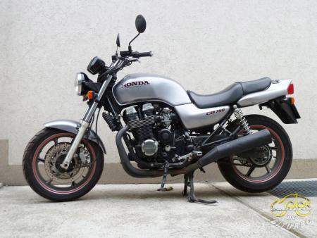 Honda CB 750 naked bike