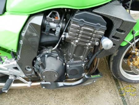 Kawasaki Z 1000 motor 6