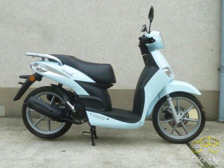 Keeway Goccia robogó kék 2