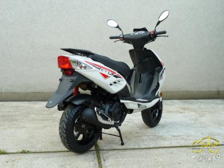 Keeway Blade 125 robogó 8