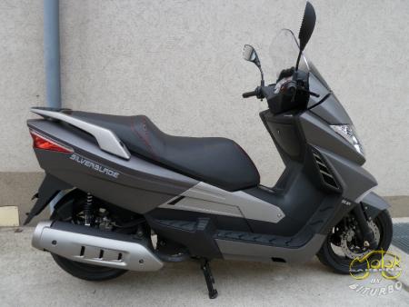 Keeway Silverblade 250 robogó 3