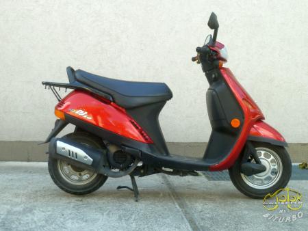 Kymco DJ 50 robogó jobb oldala