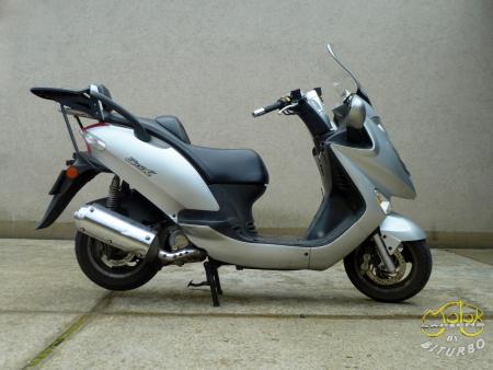 Kymco Grand Dink 250 nagyrobogó 2