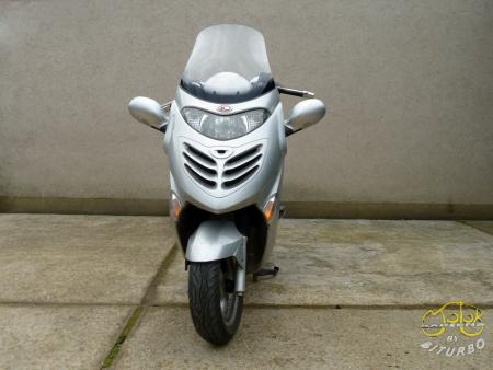 Kymco Grand Dink 250 nagyrobogó 4