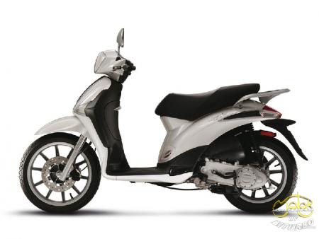 Piaggio Liberty 50 4t robogó fehér
