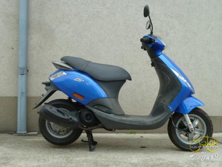 Piaggio Zip 50 2t használt robogó jobb oldala