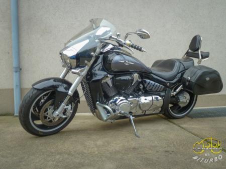 Suzuki VZR 1800 bal oldala