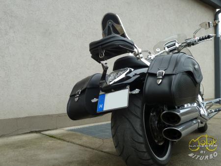 Suzuki VZR 1800 Intruder háta