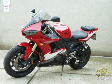 Yamaha YZF R6 600 motor bal eleje