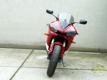 Yamaha YZF R6 600 motor előlről