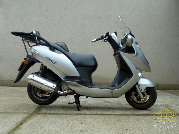 Kymco Grand Dink 250 nagyrobogó 2