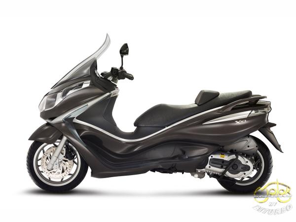 Piaggio X10 500 barna robogó 3